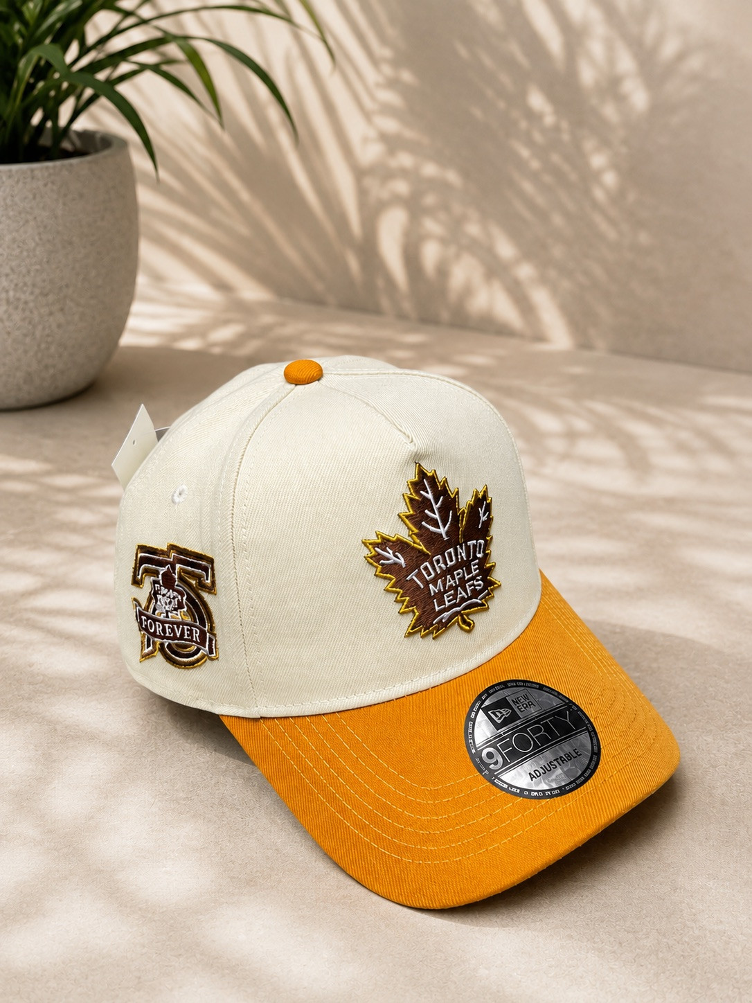 Toronto Maple Leafs ajustable — photo 1
