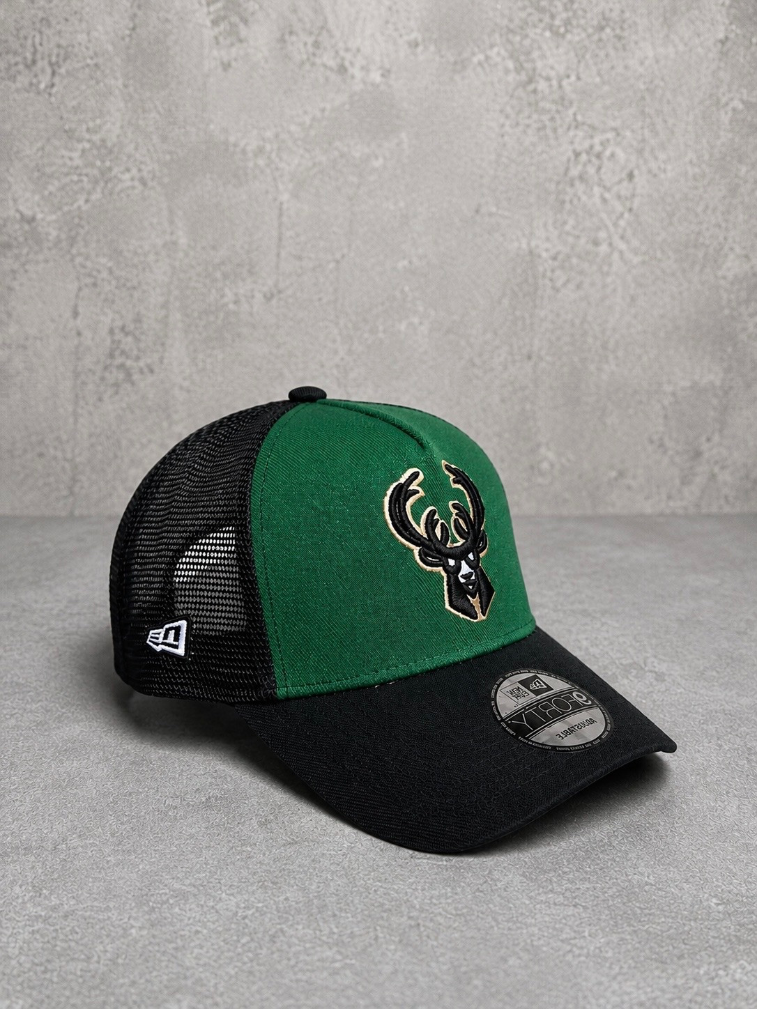 Bucks trucker — photo 1